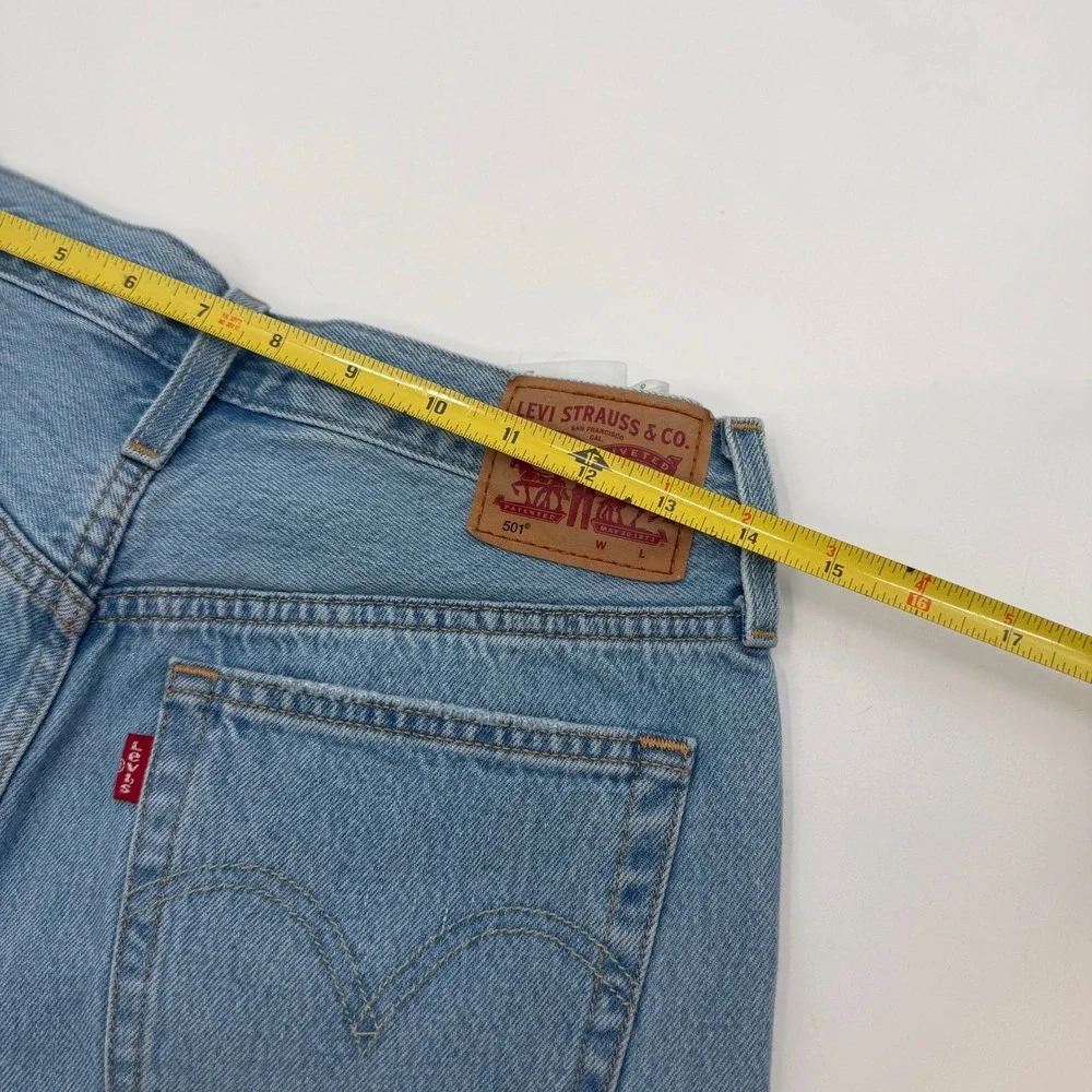 Levis Shorts Womens Size 27 501 Original Denim Jorts Light Wash High Waist
